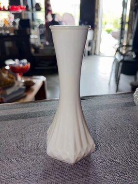 Vintage Hoosier White Milk Glass Bud Vase